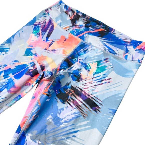 Fabletics Define PowerHold Capri Leggings Mist Ombre Print Small UPF Protection - Picture 2 of 7